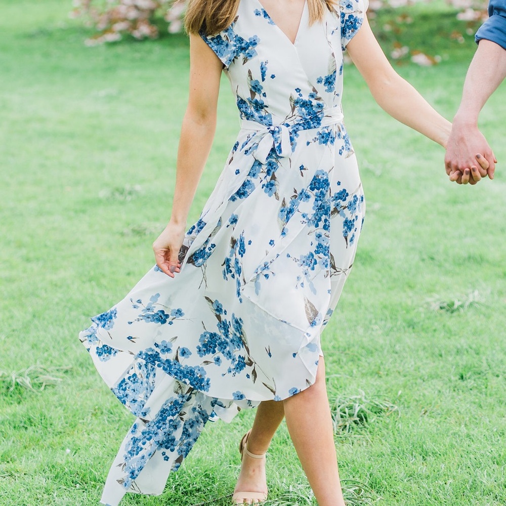 Lulus White/Blue Floral Print Dress